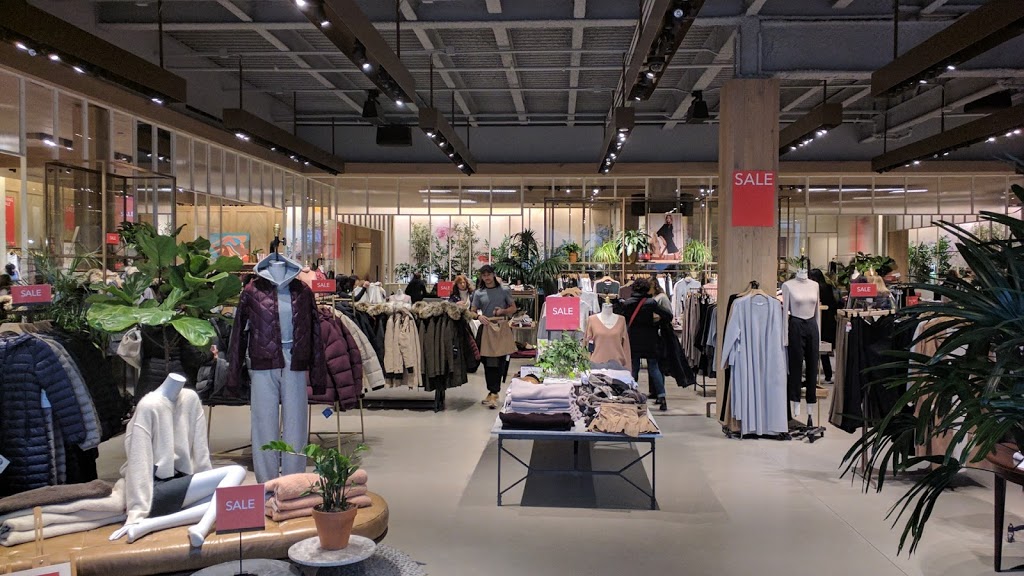 Aritzia | 3401 Dufferin St, North York, ON M6A 2T9, Canada | Phone: (416) 785-9758