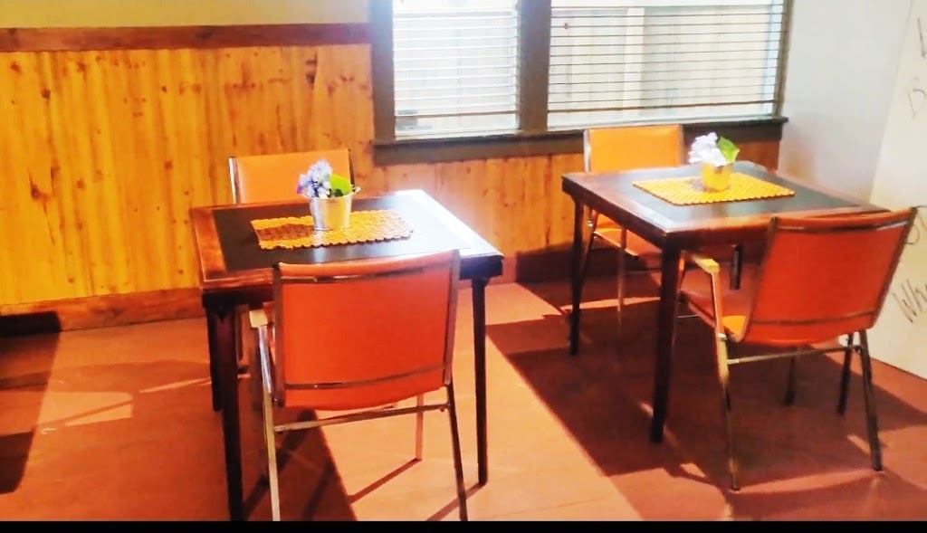 Lebret Restaurant & Bar | 5 Pl De LEglise, Lebret, SK S0G 2Y0, Canada | Phone: (306) 332-4333