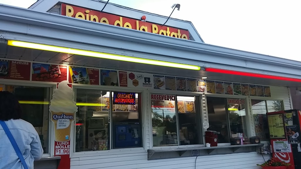 Reine de la Patate | 246 Rue Water, Danville, QC J0A 1A0, Canada | Phone: (819) 839-3183