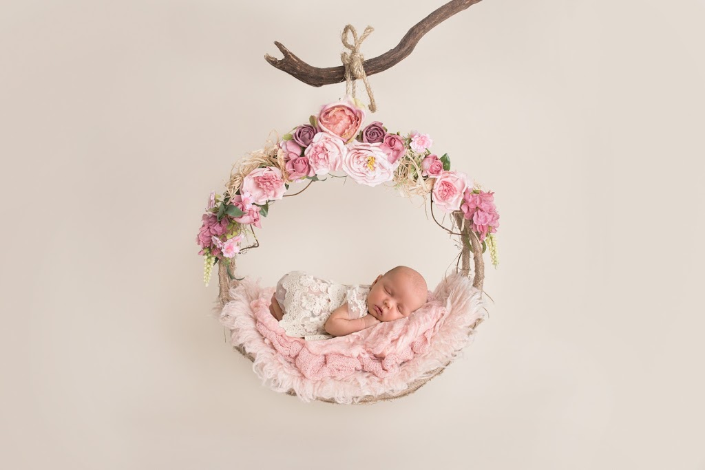 Cest lAmour Photography | 1211 King St E, Oshawa, ON L1H 1J1, Canada | Phone: (905) 995-0994