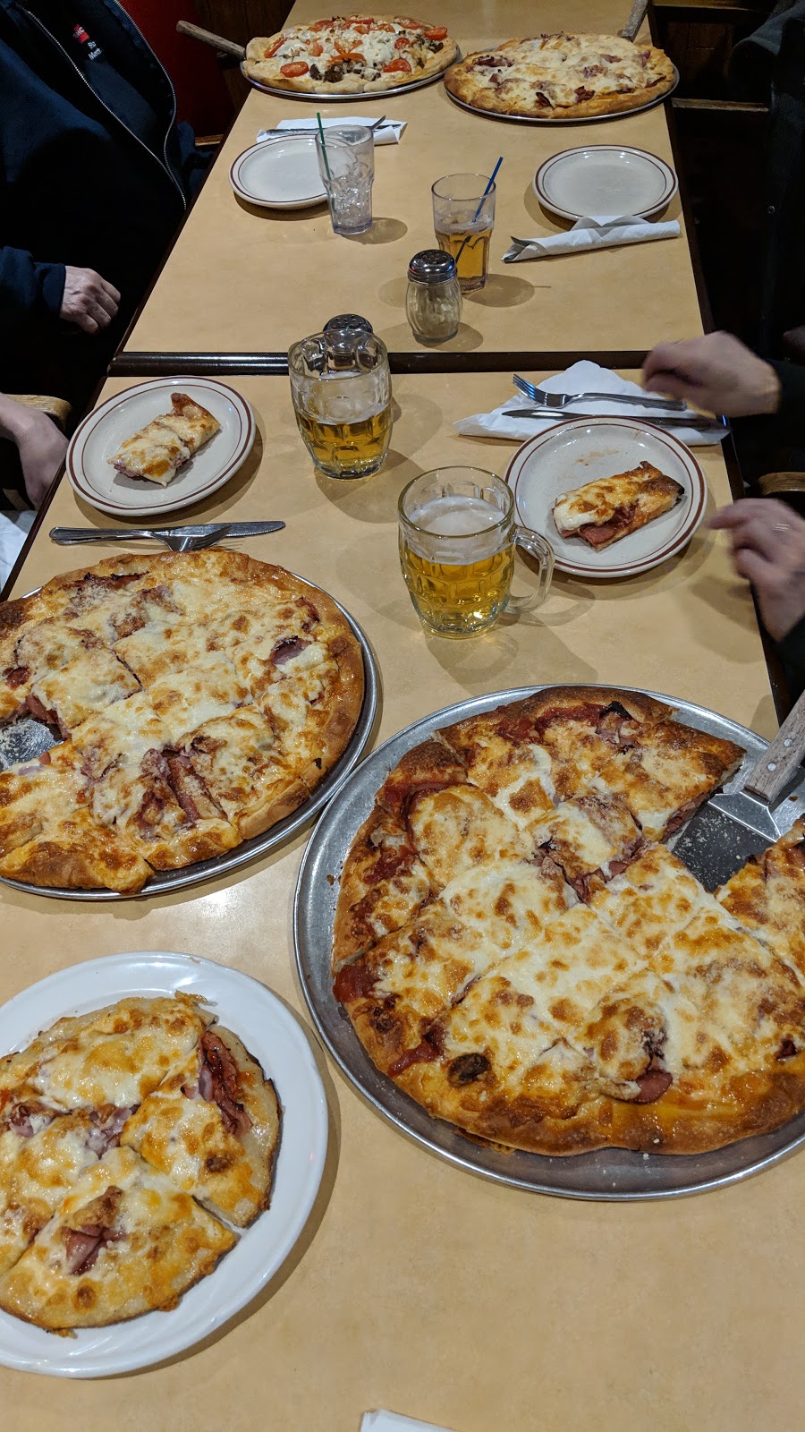 Sparkys Family Restaurant | 3926 Gordon Rd, Regina, SK S4S 6W2, Canada | Phone: (306) 586-8338
