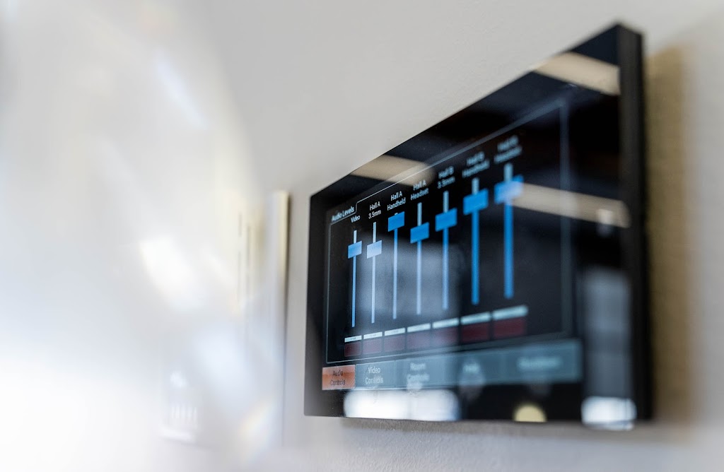 DIGITAL EDGE MEDIA | Audio Visual Integration Services | 120 Portage Close Unit 20, Sherwood Park, AB T8H 2W2, Canada | Phone: (866) 484-1202