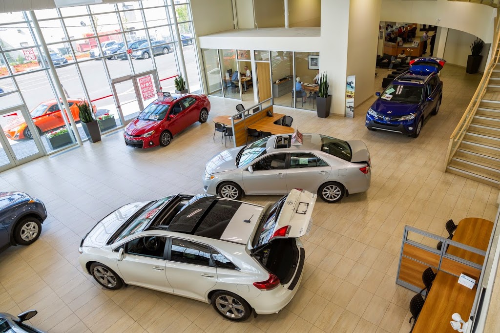 Mendes Toyota | 1811 Bank St, Ottawa, ON K1V 7Z6, Canada | Phone: (855) 217-7051