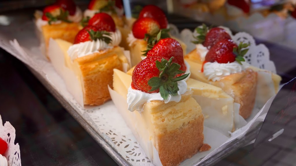 Agincourt Bakery Ltd. and Italian Kitchen | 3059 Pharmacy Ave, Scarborough, ON M1W 2H1, Canada | Phone: (416) 499-3467