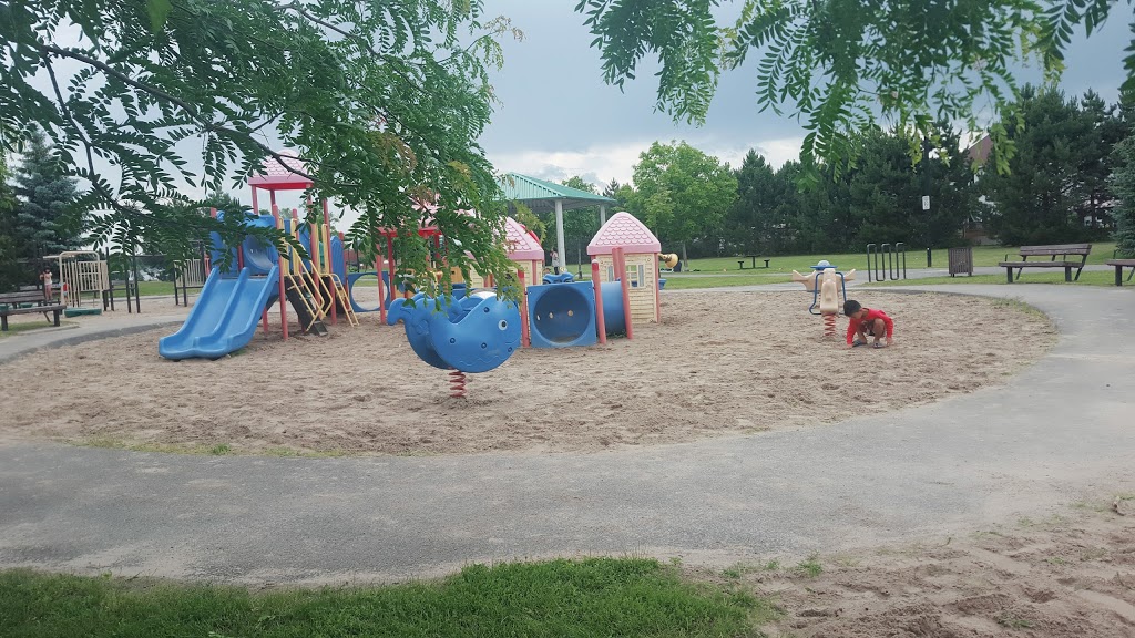 Winterwood Park | 1844 Johnston Rd, Ottawa, ON K1T 3J6, Canada | Phone: (613) 580-2400