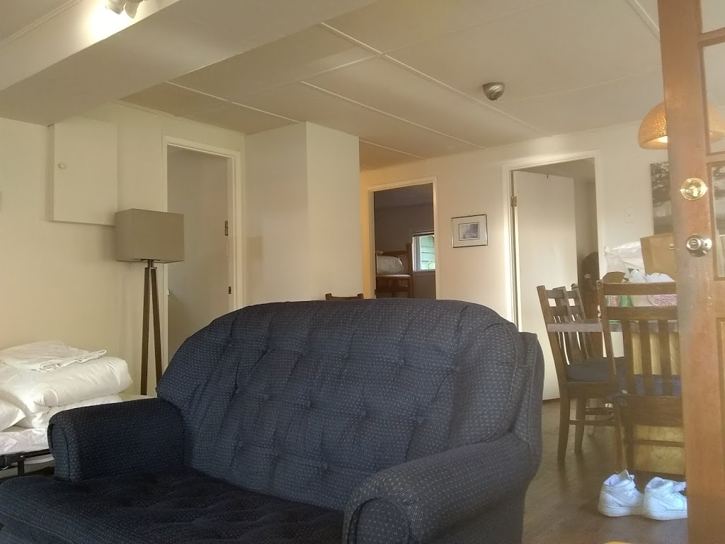 Lakeshore on Salt Spring | 175 Suffolk Rd, Salt Spring Island, BC V8K 1L9, Canada | Phone: (250) 537-2214
