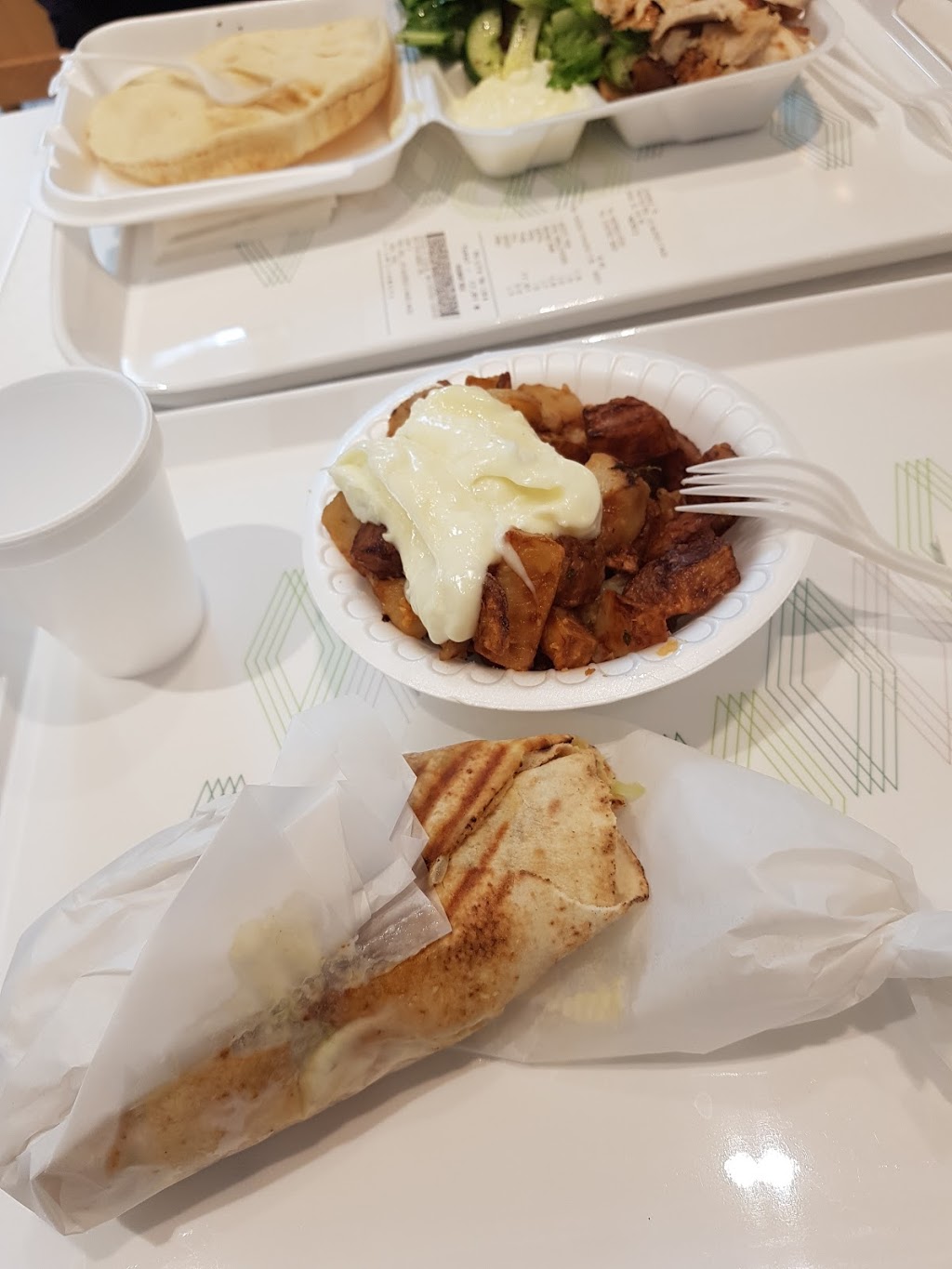 Zoukis Cuisine et Grillades Li | 7999 Boulevard des Galeries dAnjou, Anjou, QC H1M 1W9, Canada | Phone: (438) 382-4157