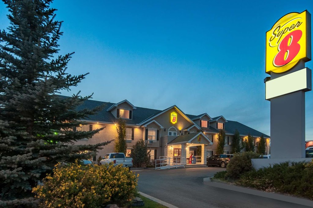 Super 8 by Wyndham Cochrane | 11 West Side Drive, Cochrane, AB T4C 1M1, Canada | Phone: (403) 932-1410