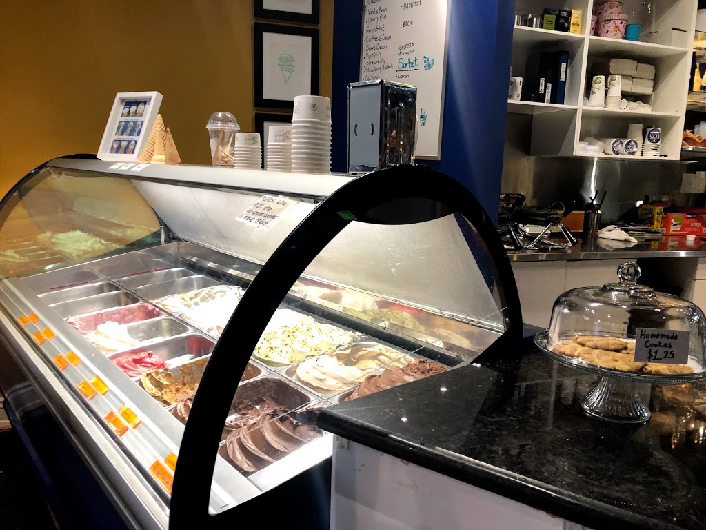 Ed’s Real Scoop | 2370 Lake Shore Blvd W, Etobicoke, ON M8V 1B6, Canada | Phone: (416) 259-9595