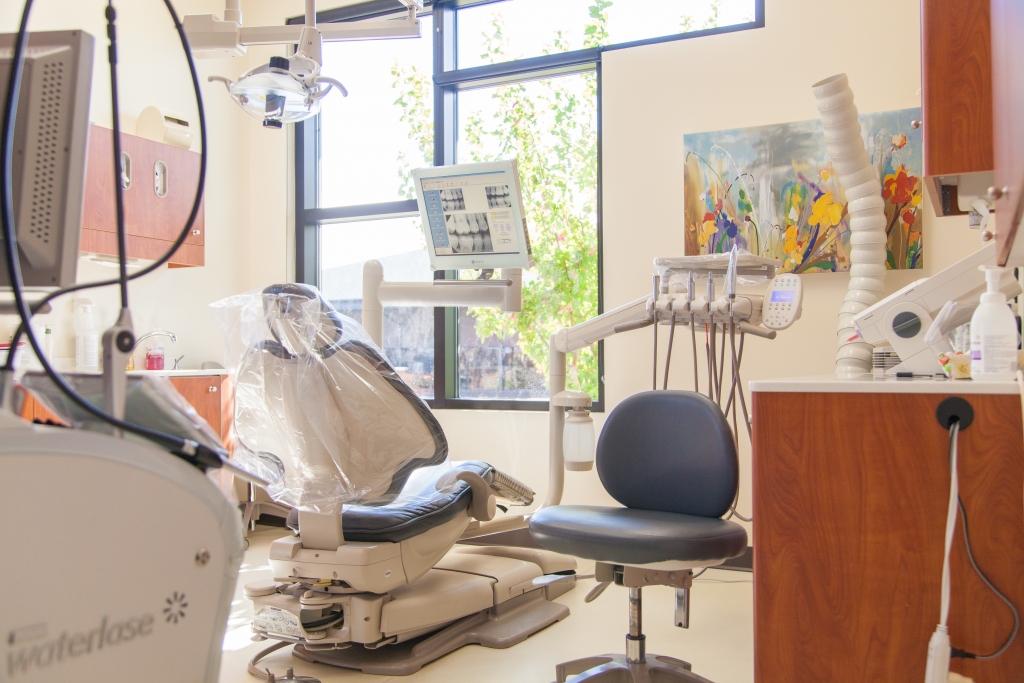 Legacy Dental | 553 40 St S #2, Lethbridge, AB T1J 4M1, Canada | Phone: (403) 329-8180