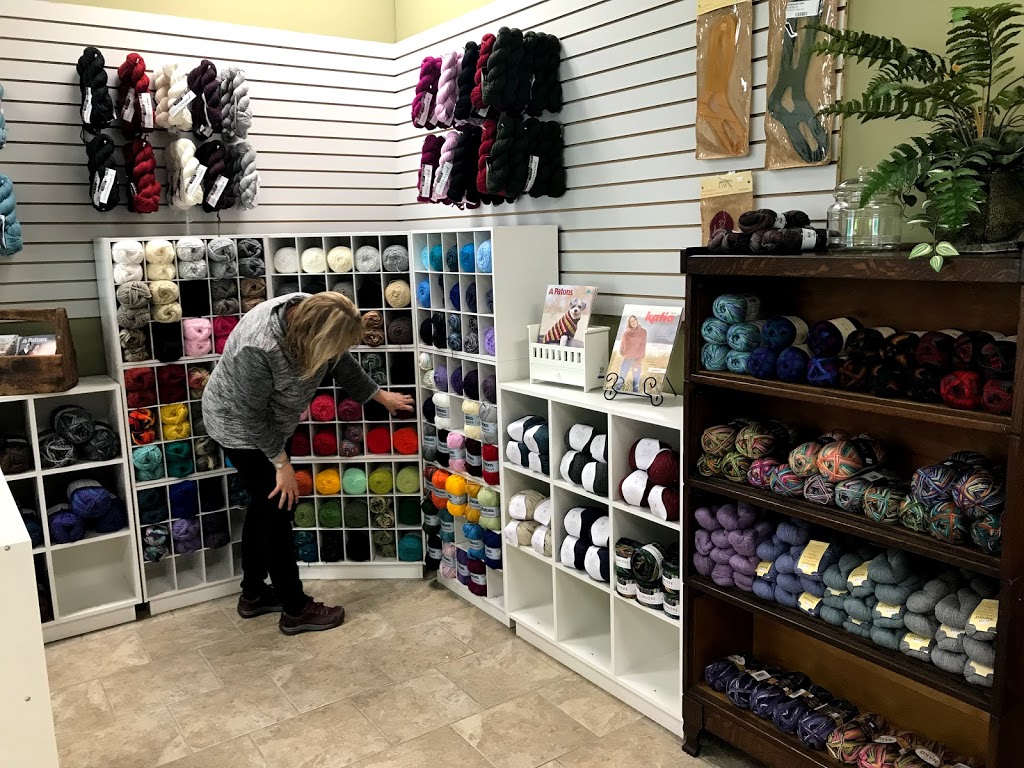 Between 2 Lakes | 8A Water St, Fenelon Falls, ON K0M 1N0, Canada | Phone: (705) 887-7667