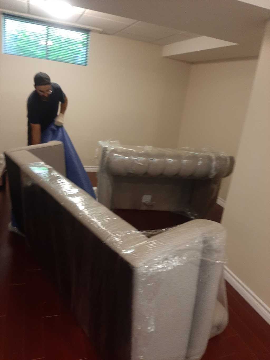 Sun Moving and delivery | 10 Thornmount Dr, Scarborough, ON M1B 3J4, Canada | Phone: (647) 774-4310