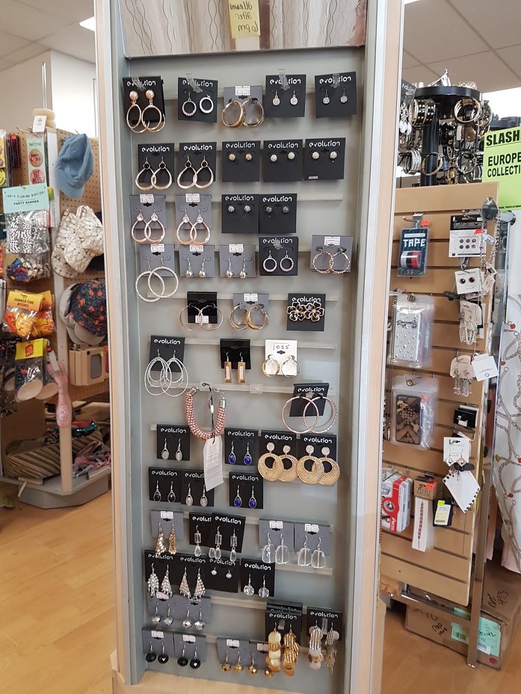 Dots Stores Ltd | 3414 Gateway Blvd NW, Edmonton, AB T6J 6R5, Canada | Phone: (780) 435-5760