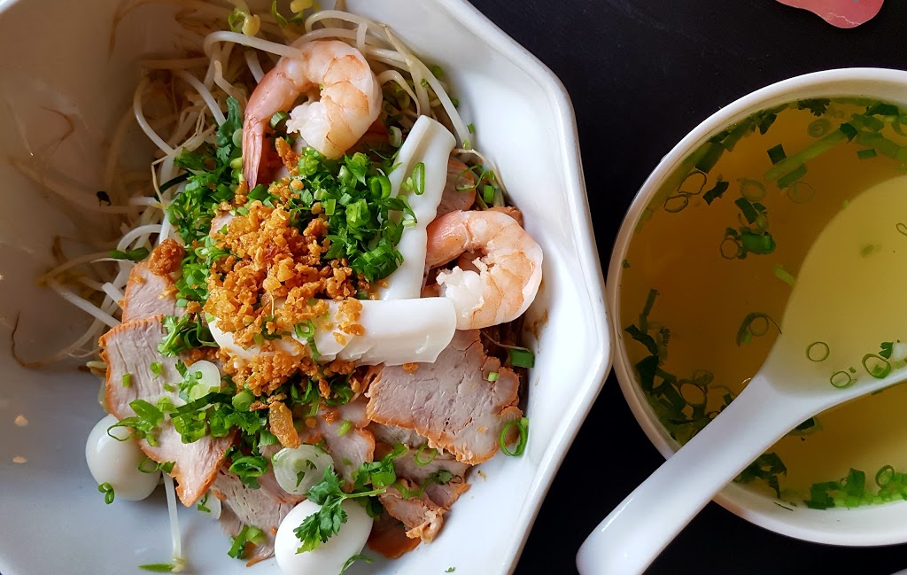 Nhu Y Restaurant | 839 Henderson Hwy, Winnipeg, MB R2K 2L4, Canada | Phone: (204) 414-9166