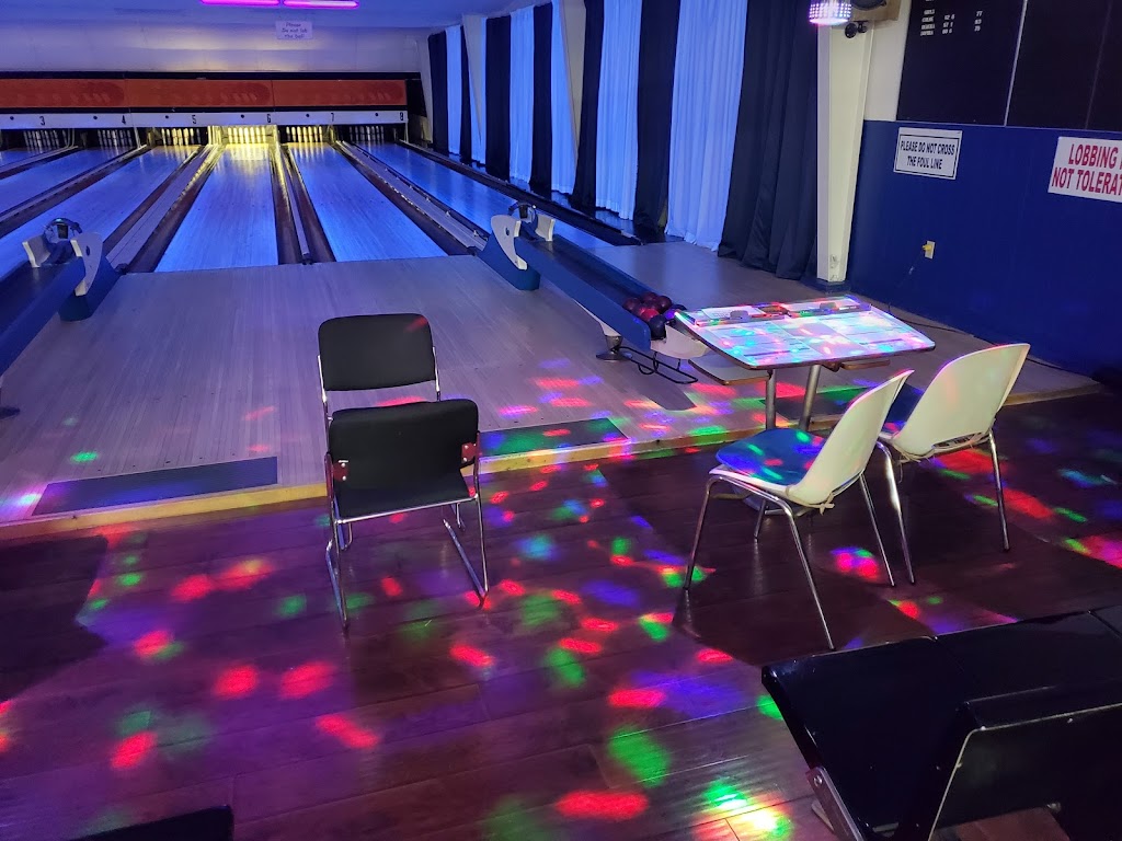 Wilsons Bowling Center | 312 Warwick St, Digby, NS B0V 1A0, Canada | Phone: (902) 245-4444