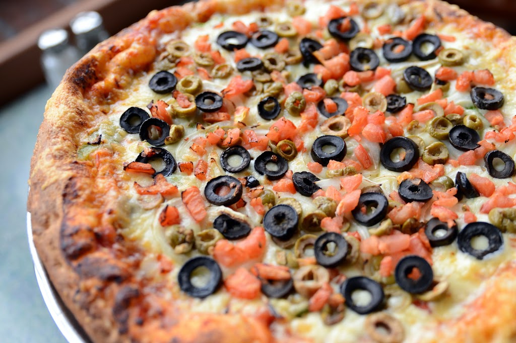 Como Pizzeria | 3 Rue Principale S, Delson, QC J5B 1Z3, Canada | Phone: (450) 635-6654