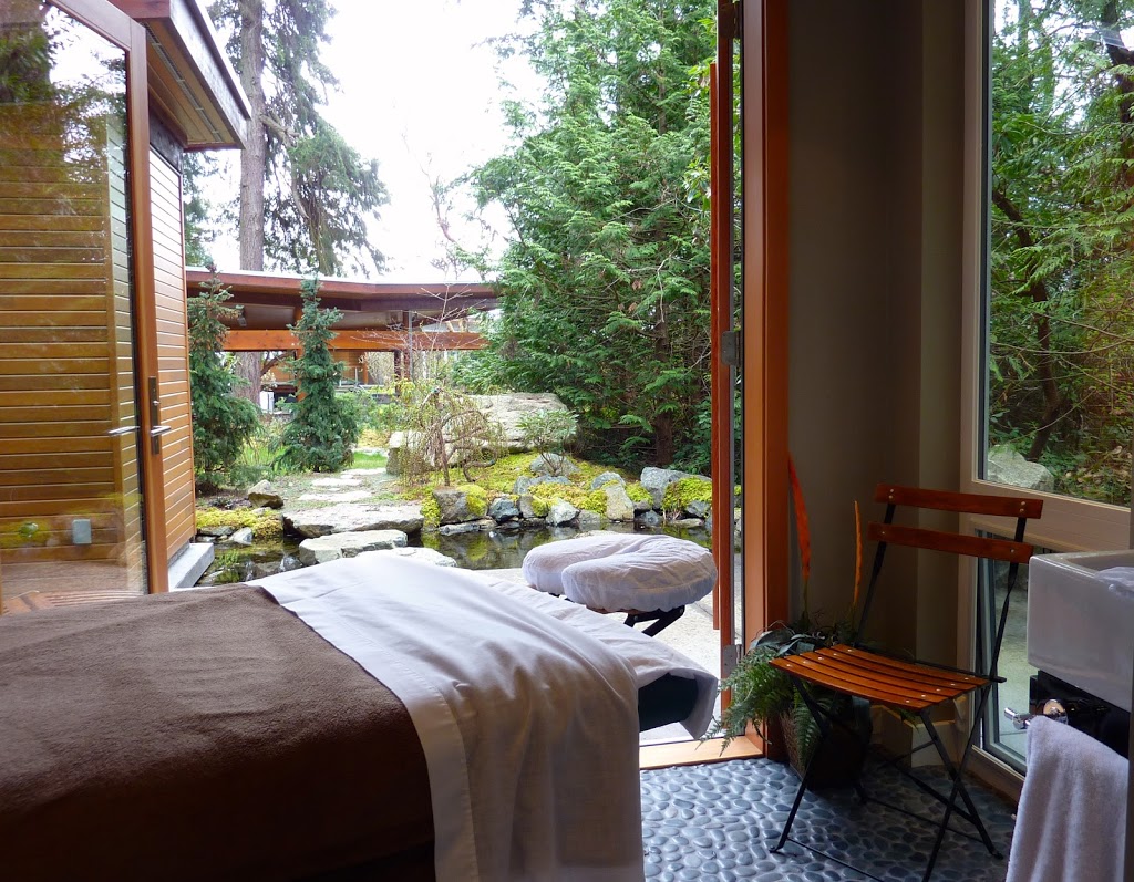 Pointhouse Suites on Sargeant Bay | 7747 Kenyon Rd, Halfmoon Bay, BC V0N 1Y1, Canada | Phone: (604) 885-7735