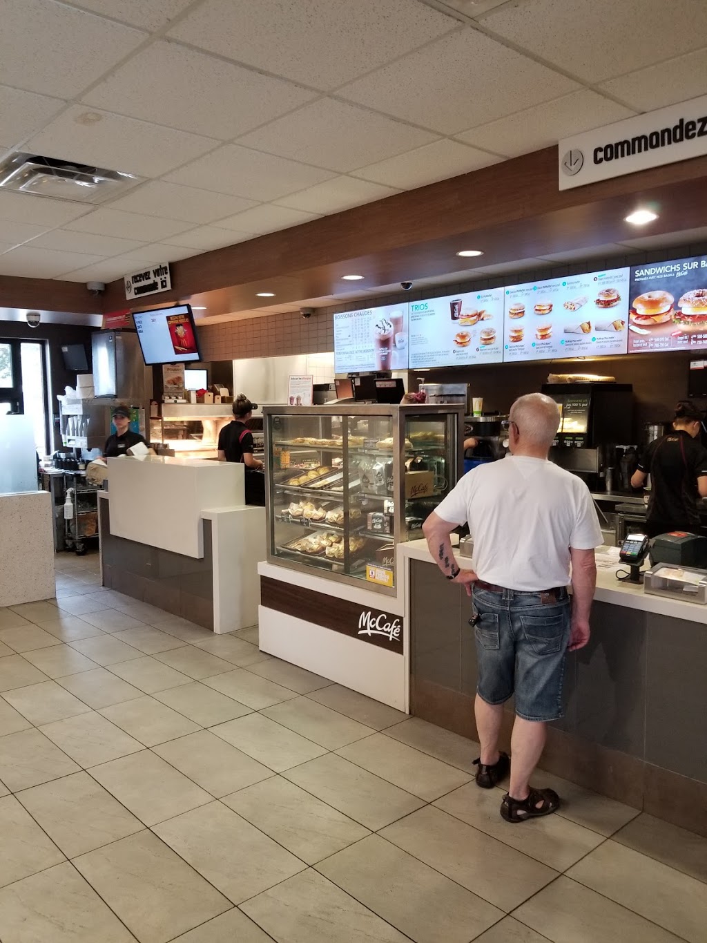 McDonalds | 9781 Boulevard Sainte-Anne, Sainte-Anne-de-Beaupré, QC G0A 3C0, Canada | Phone: (418) 827-8312
