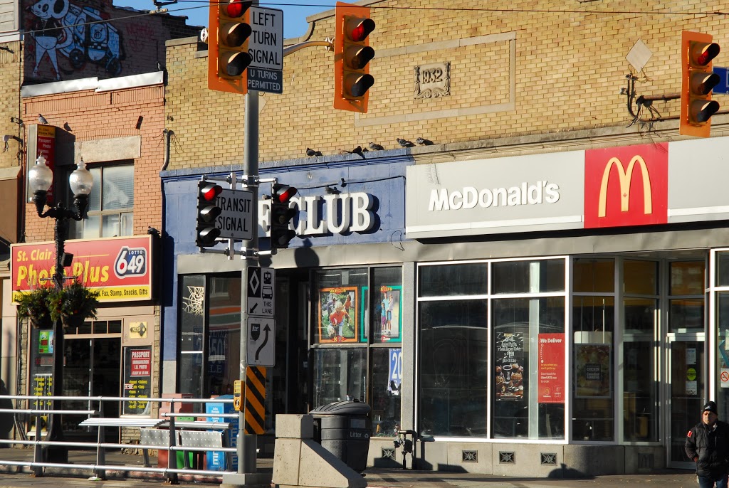 McDonalds | 1168 St Clair Ave W, Toronto, ON M6E 1B4, Canada | Phone: (416) 652-9536