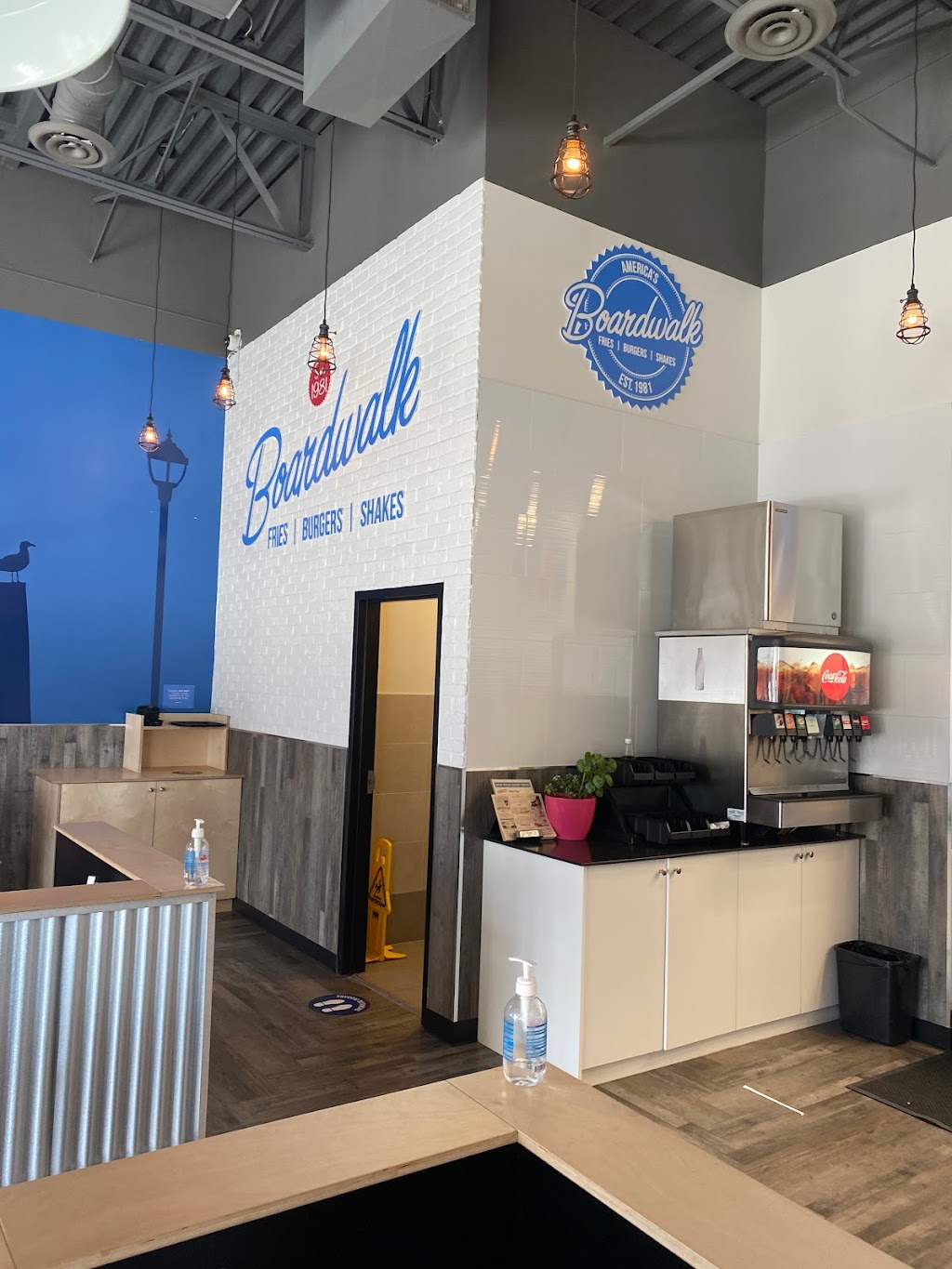Boardwalk Fries Burgers Shakes | 860 St Albert Trail #510, St. Albert, AB T8N 7V2, Canada | Phone: (780) 460-4042