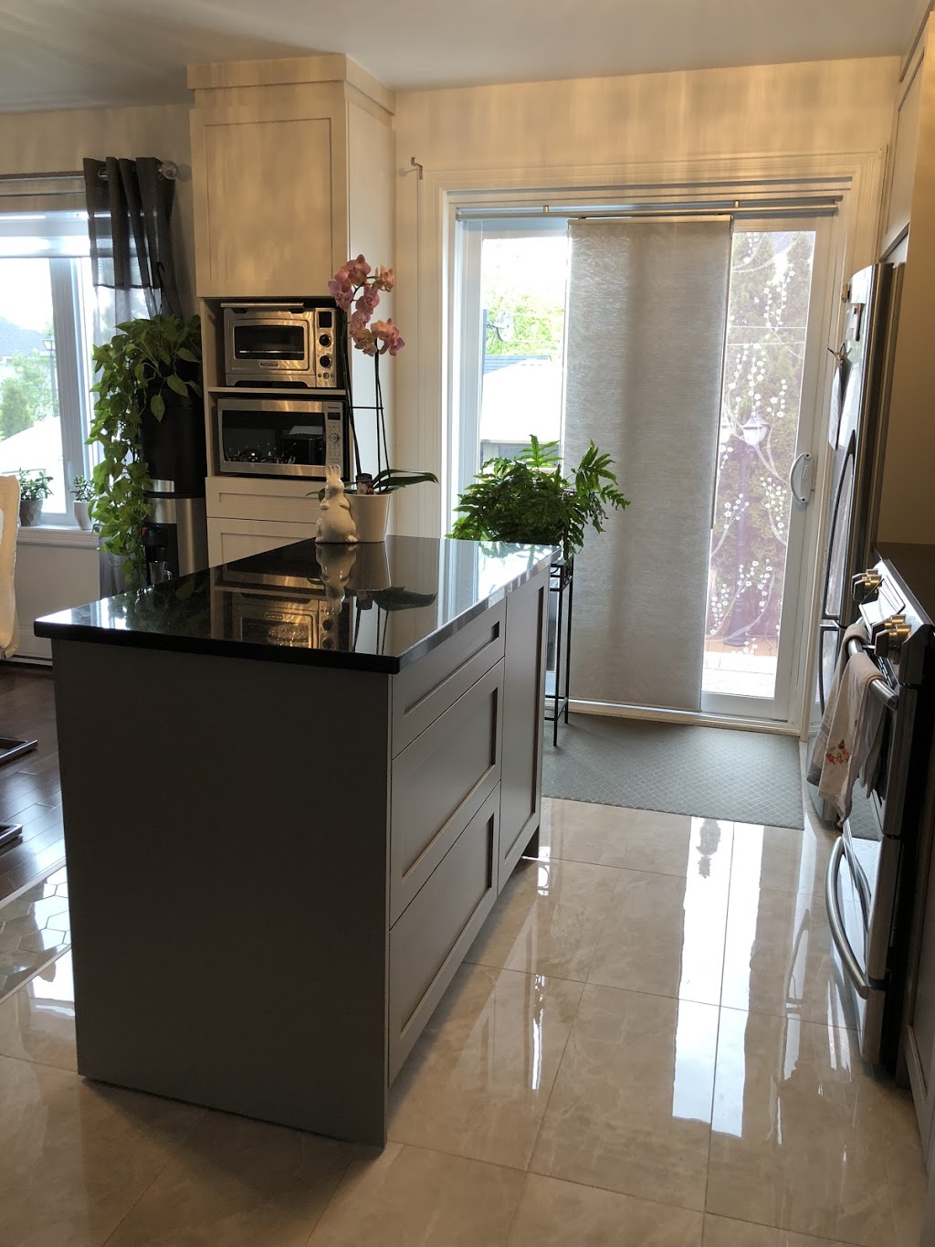 Finition Rosales | 300 Rue Goyer, La Prairie, QC J5R 5G5, Canada | Phone: (438) 998-7924