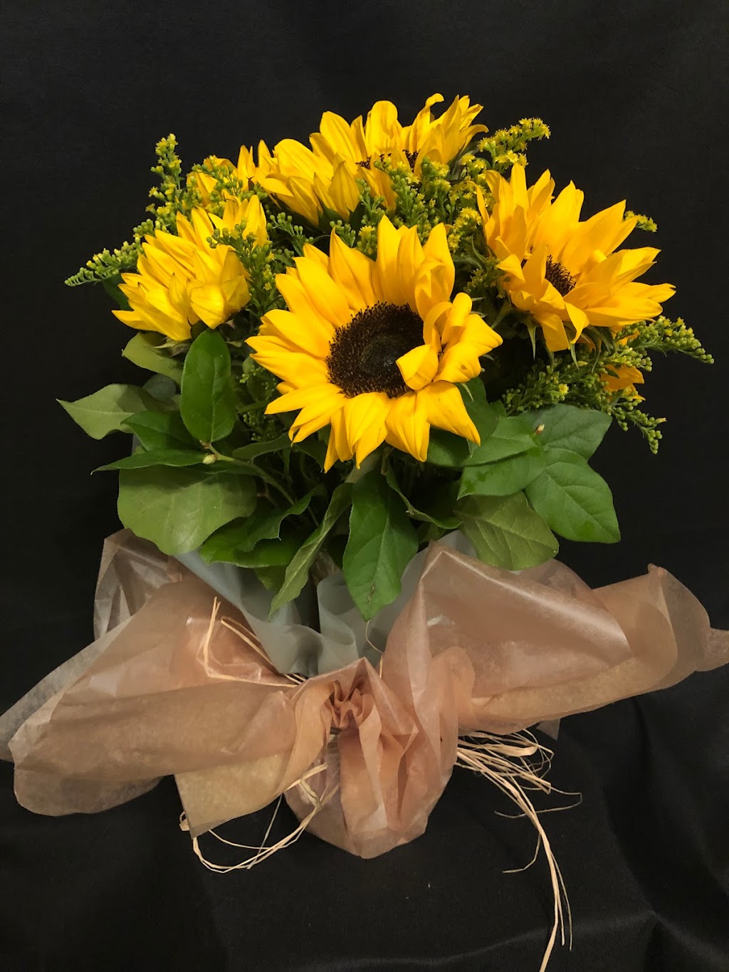 House of Blooms | 10, Heritage Pointe, AB T1S 4J8, Canada | Phone: (587) 351-1510