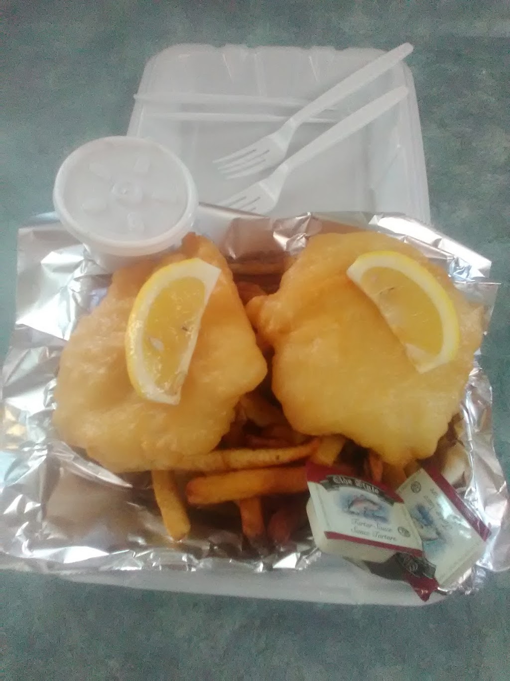 Fish N Fry Inn | 803 Vindin St, Midland, ON L4R 4L9, Canada | Phone: (705) 209-7787