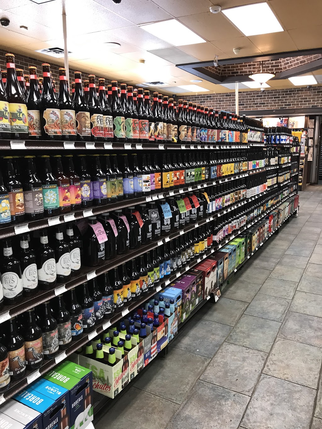 Depanneur Beau-Soir | 459 Chemin Ozias-Leduc, Otterburn Park, QC J3H 4A7, Canada | Phone: (450) 446-6050