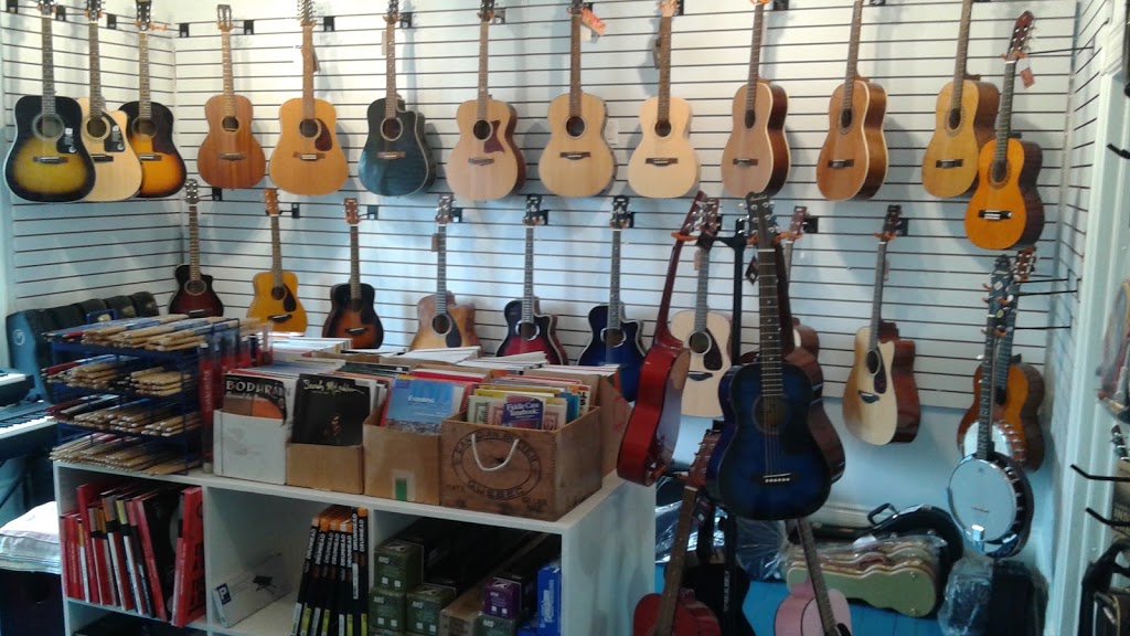 Buchanans House of Music | 15 Edgewater St, Mahone Bay, NS B0J 2E0, Canada | Phone: (902) 531-3310