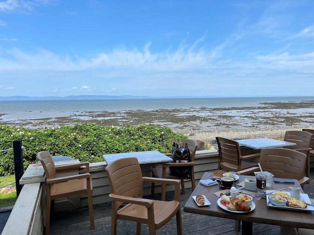 Café Culturel de la Pointe | 80 Rue Mackay, Rivière-du-Loup, QC G5R 5Z8, Canada | Phone: (418) 867-8796