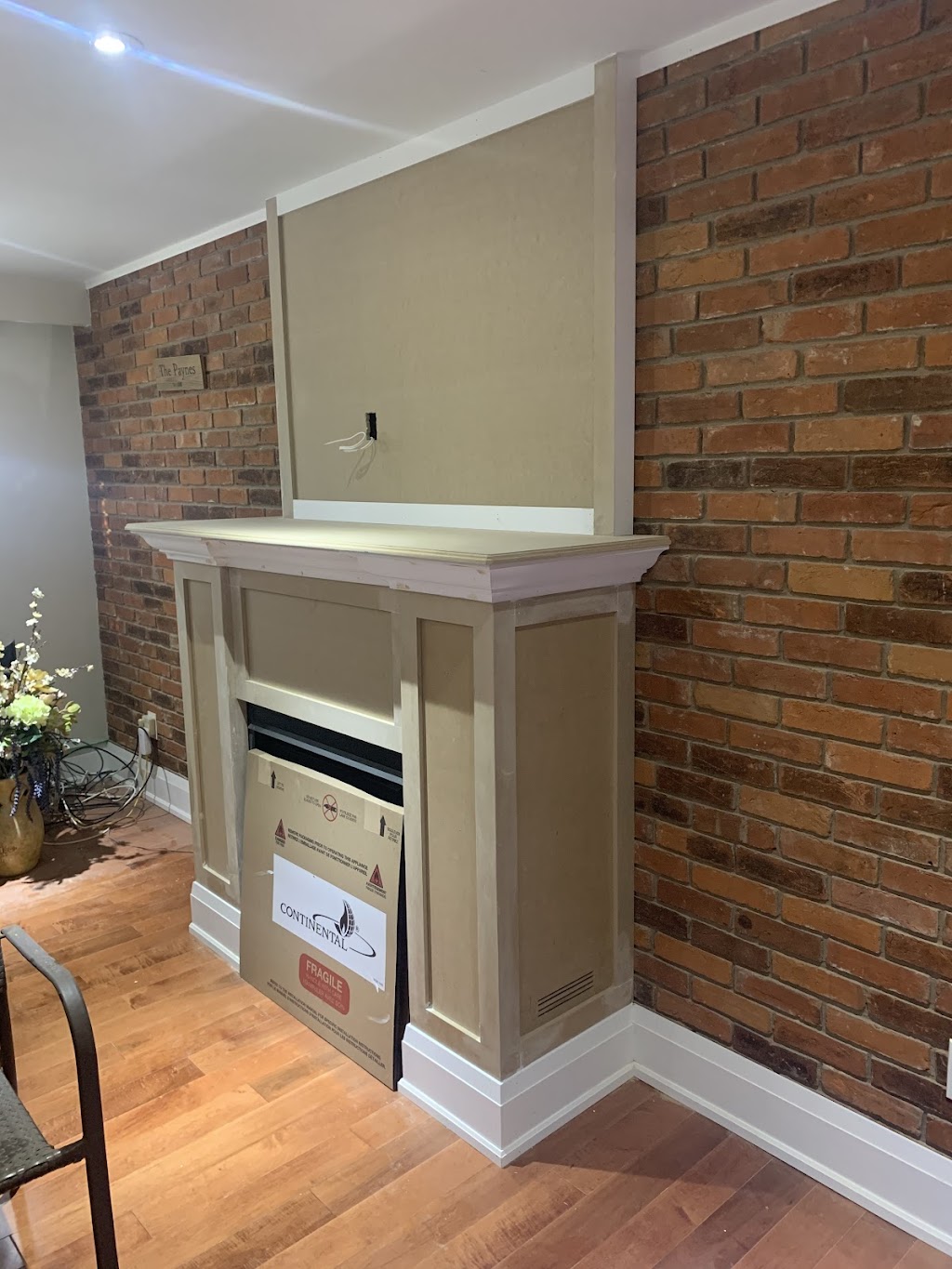 Moreira painting | Montcalm Ave, Toronto, ON M6E 5A6, Canada | Phone: (416) 859-4114