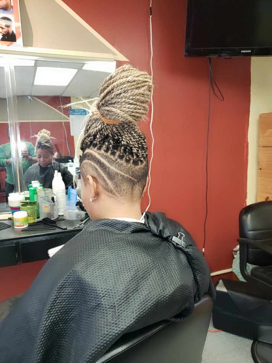 Cool Cut Hair Designs For Men & Women | 619 Center St, Ottawa, ON K1K 2N8, Canada | Phone: (613) 600-4312