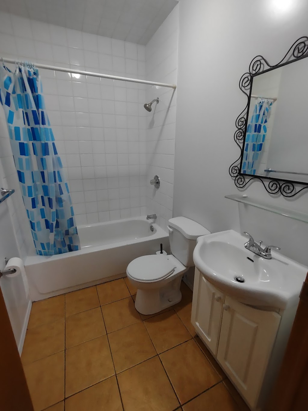 Alliston Inn | 146 Victoria St W, Alliston, ON L9R 1L7, Canada | Phone: (705) 220-2207