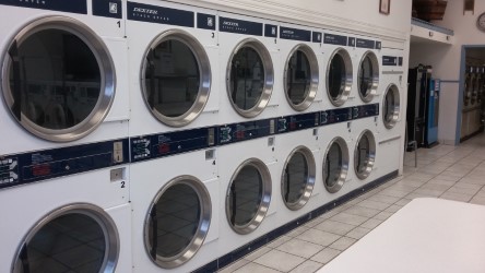 West Ridge Coin Laundry | 5-3280 Monarch Dr, Orillia, ON L3V 8A2, Canada | Phone: (705) 327-5061