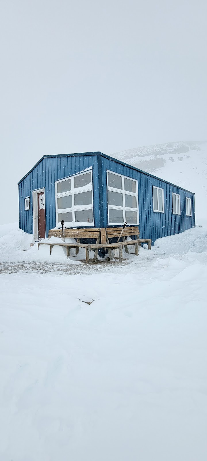 Peter and Catharine Whyte (Peyto) Hut | Improvement District No. 9, AB T0L, Canada | Phone: (403) 678-3200