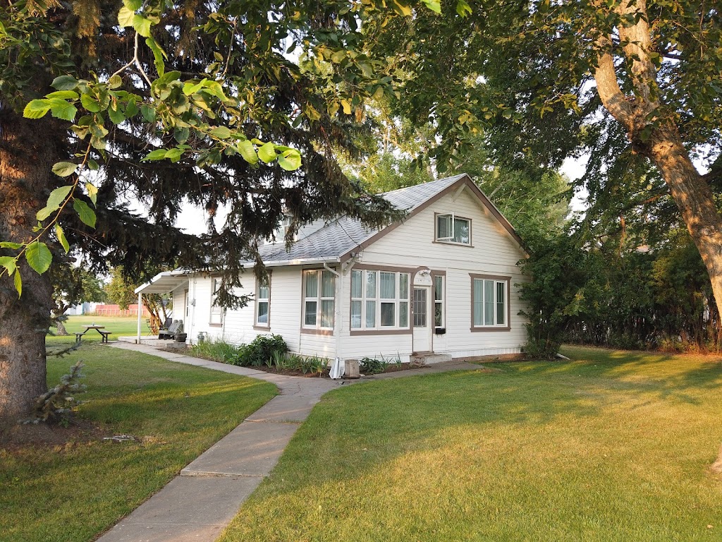 Home in Magrath 152 | 152 West 2 Ave S, Magrath, AB T0K 1J0, Canada | Phone: (403) 388-4332