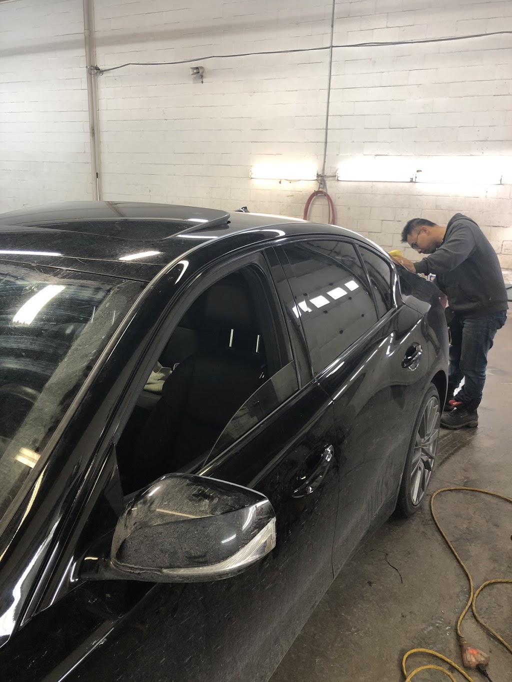 Gmt Auto Tint | 8605 Rue du Creusot, Saint-Léonard, QC H1P 2A8, Canada | Phone: (514) 476-8055