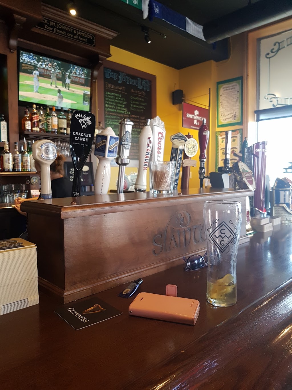 Flynns Irish Pub | 96 Main St, Penetanguishene, ON L9M 1T5, Canada | Phone: (705) 355-4782