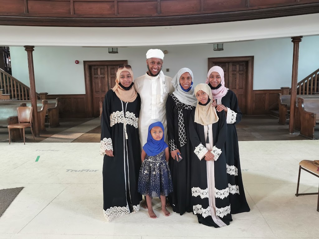 Masjid - Ul Islam/Masjid Isa - Jesus, Son of the Virgin | 100 King & Queen Street, Trenton, ON K8V 3W3, Canada | Phone: (416) 536-0026
