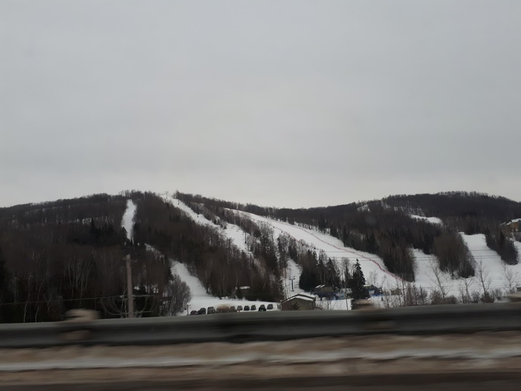 Coin 1 | 5307-5325 Boulevard Labelle, Val-Morin, QC J0T 2R0, Canada