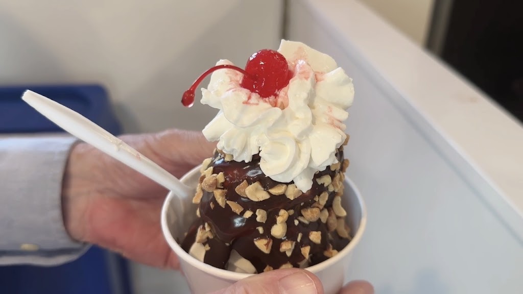 Harrys Dairy Bar | 115 Beach Rd, Tracadie, PE C0A 1P0, Canada | Phone: (902) 672-4628