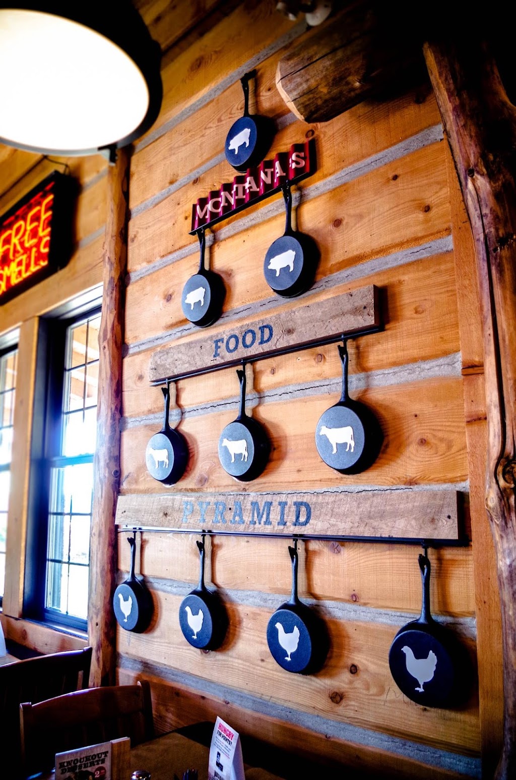 Montanas | 1750 Ogilvie Rd, Gloucester, ON K1J 7P4, Canada | Phone: (613) 747-2744