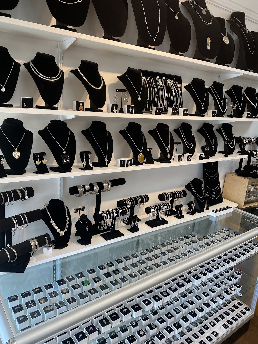 Westshore Jewelry | 730 Goldstream Ave, Victoria, BC V9B 0H9, Canada | Phone: (778) 406-0606