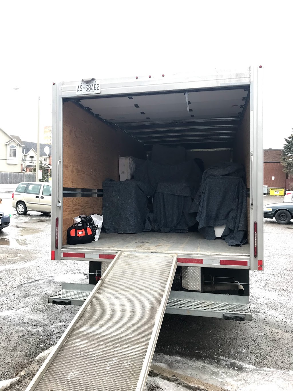 Men In Trucks Moving Inc. | 216 Geyser Pl, Nepean, ON K2J 6P1, Canada | Phone: (613) 800-0917