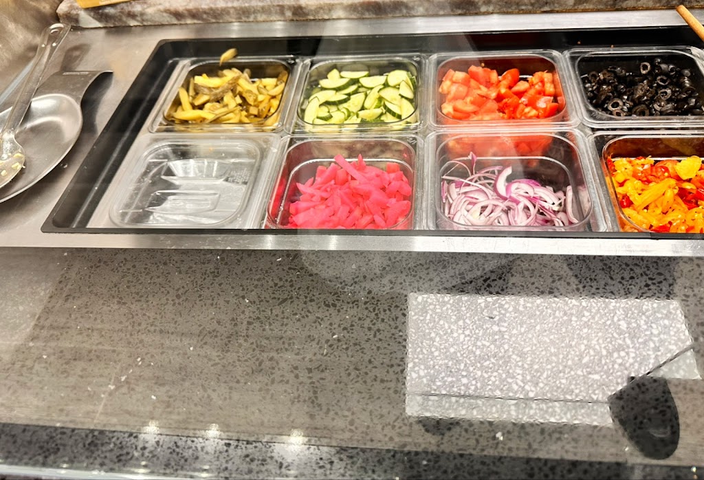 4 Seasons Shawarma | 450 Columbia St W #24, Waterloo, ON N2T 2W1, Canada | Phone: (519) 884-1212