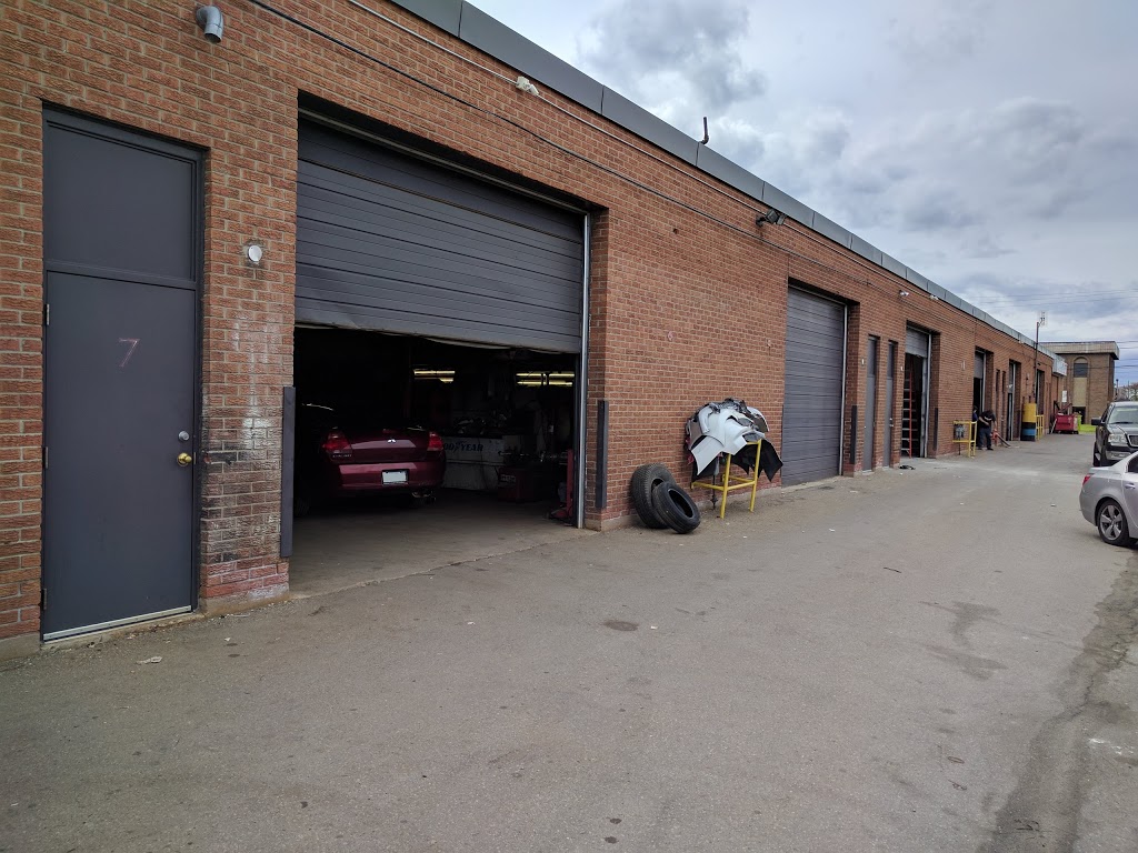 Exclusive Auto Inc | 471 Garyray Dr, North York, ON M9L 1P9, Canada | Phone: (416) 743-7703