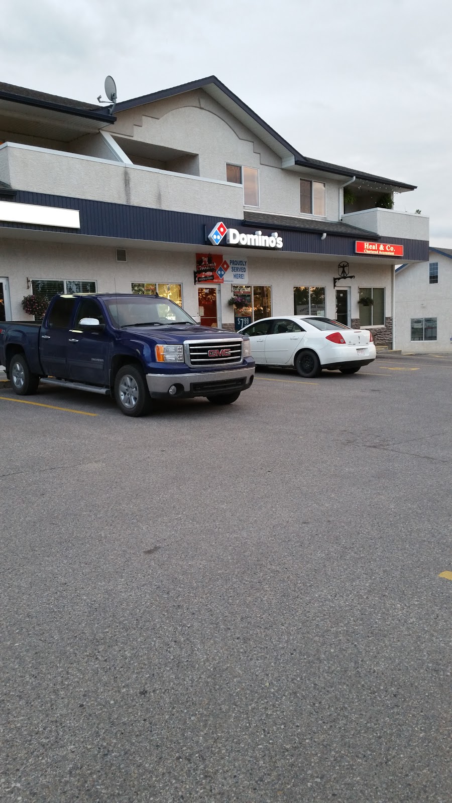 Dominos Pizza | 95 Brent Blvd Unit #102, Strathmore, AB T1P 1V3, Canada | Phone: (403) 901-6001