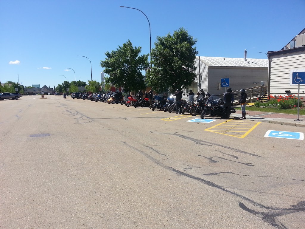 Devon Hotel | 1 Huron St, Devon, AB T9G 1G4, Canada | Phone: (780) 987-3752