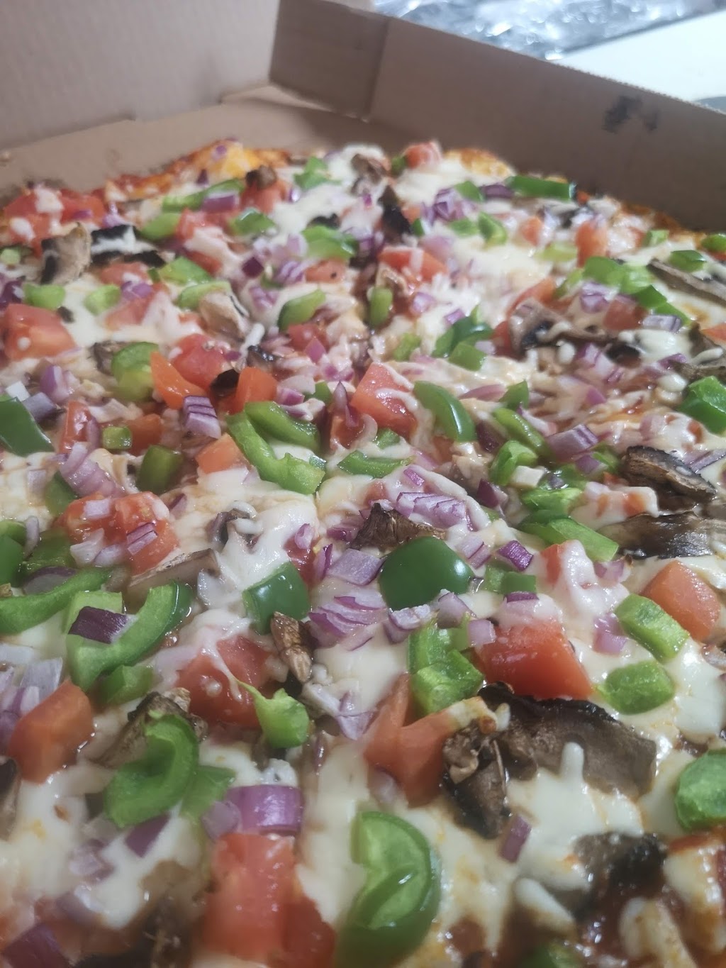 The Hearth & Kin Eatery | 2 Mill St E, Hillsdale, ON L0L 1V0, Canada | Phone: (705) 835-6633