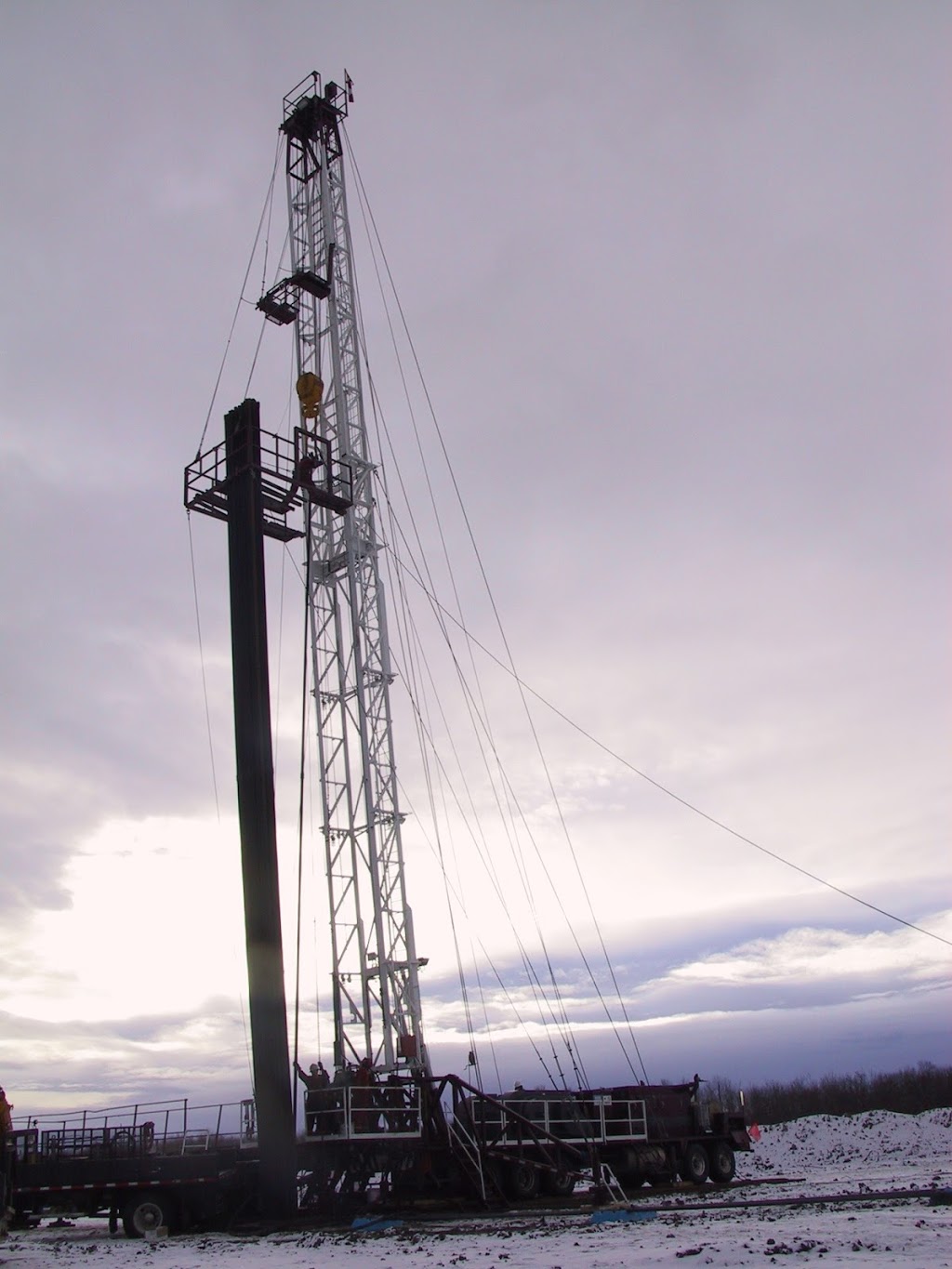 Miller Well Servicing Ltd | 1751 East Ave, Weyburn, SK S4H 2Y7, Canada | Phone: (306) 842-0992